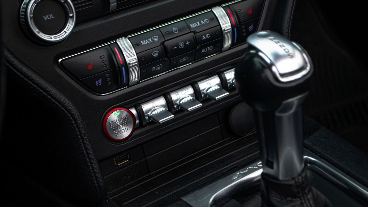 Фото Ford Mustang - 3