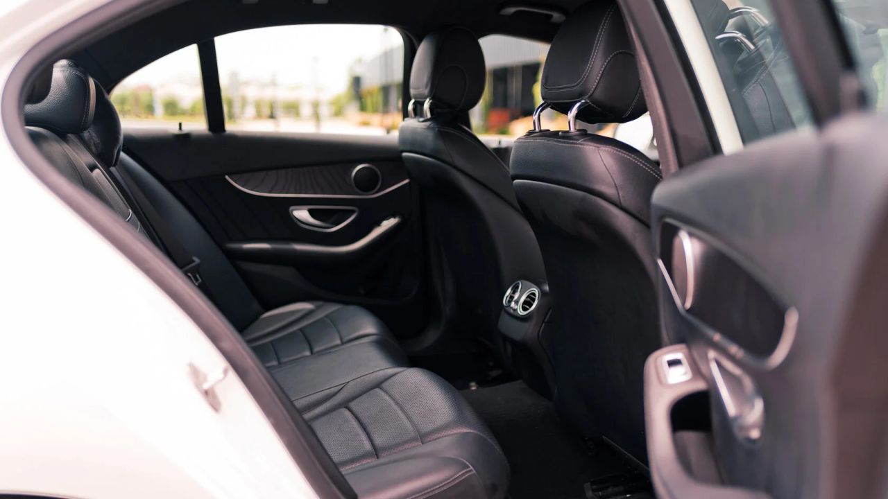 Фото Mercedes Benz C180 - 4