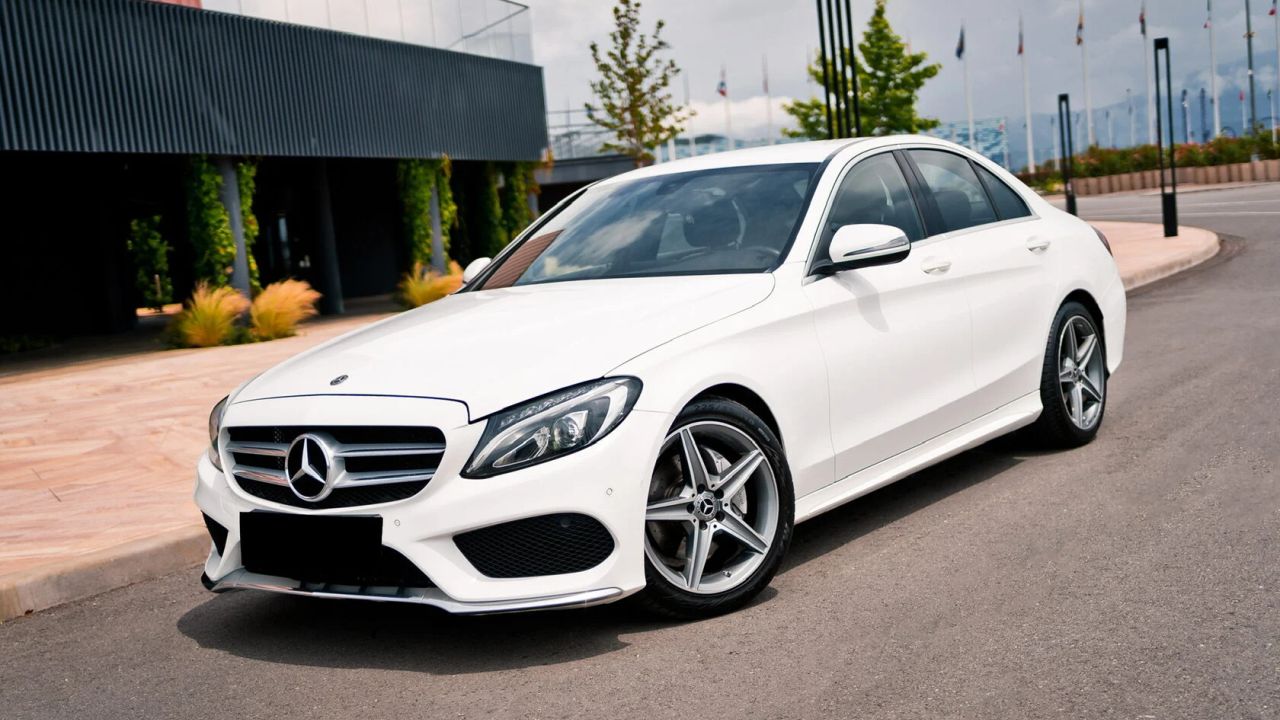 Фото Mercedes Benz C180 - 1