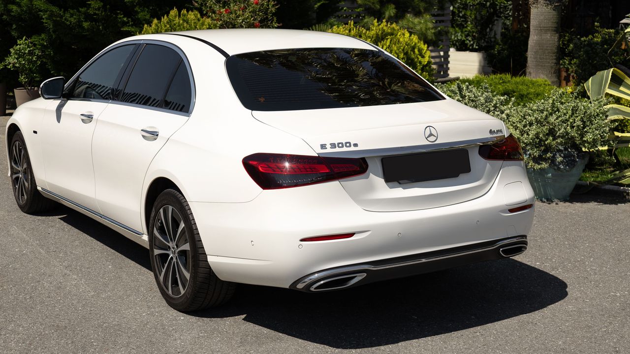 Фото Mercedes-Benz E200 - 6
