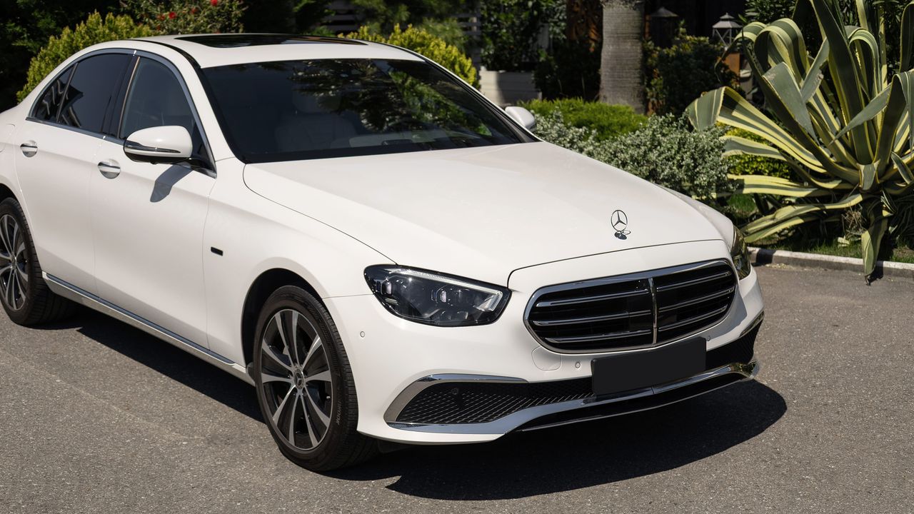 Фото Mercedes-Benz E200 - 2