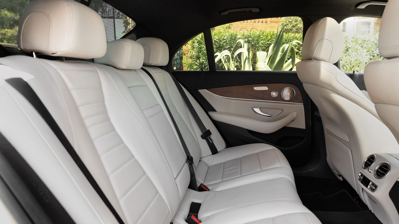 Фото Mercedes-Benz E200 - 4